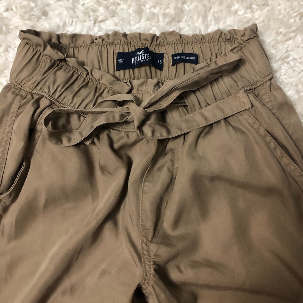 Hollister tan pants